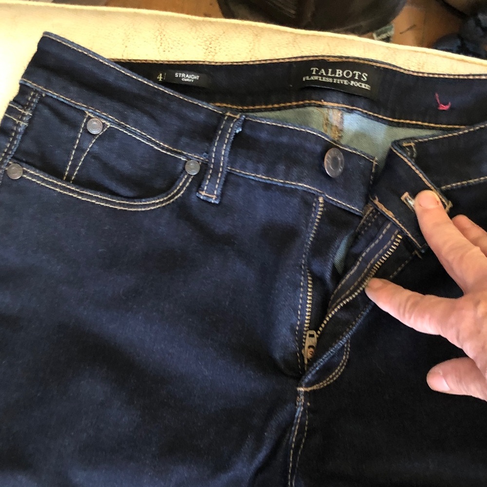Talbots NWOT size 4, dark denim CURVY straight leg jeans - Picture 5 of 7